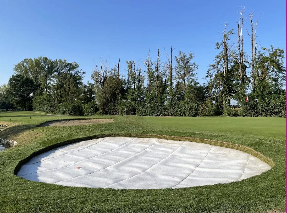 Efficient golf bunker maintenance